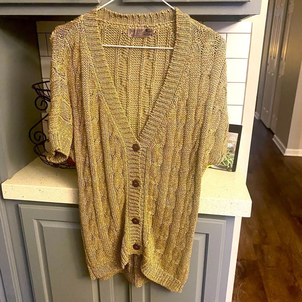 Women’s Tintoretto button up short sleeve sweater, perfect for layering outfits!